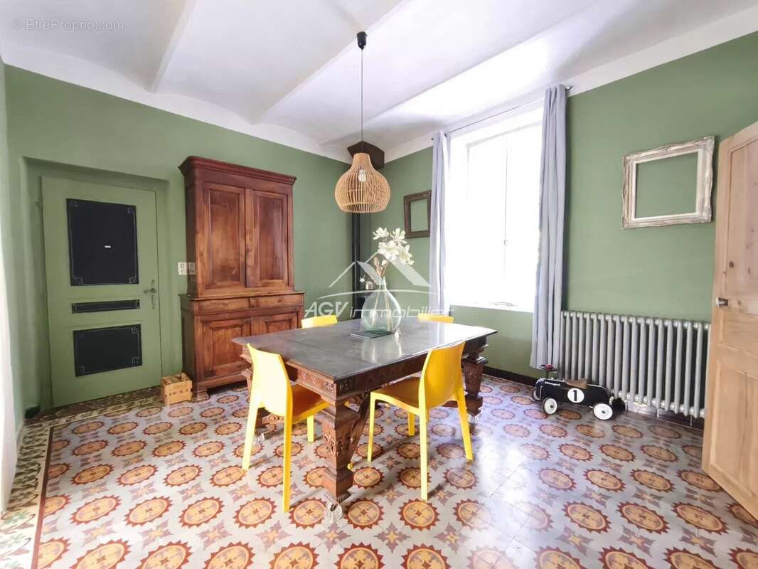 Maison à SAINT-JULIEN-LES-ROSIERS