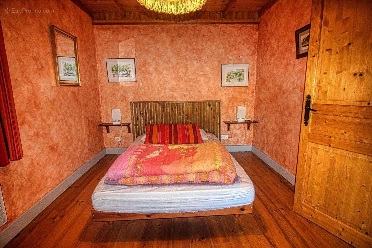 Maison à PRISSE-LA-CHARRIERE