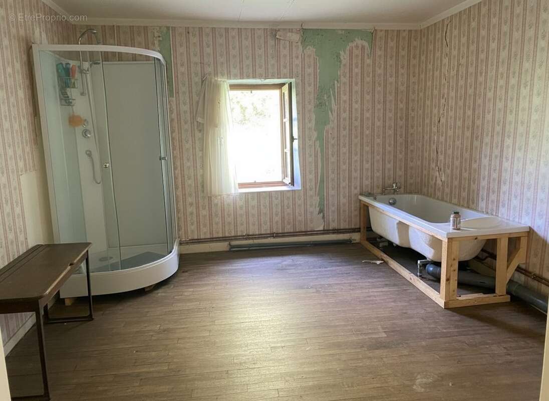 Maison 147 m² à Sussac  - photo 8