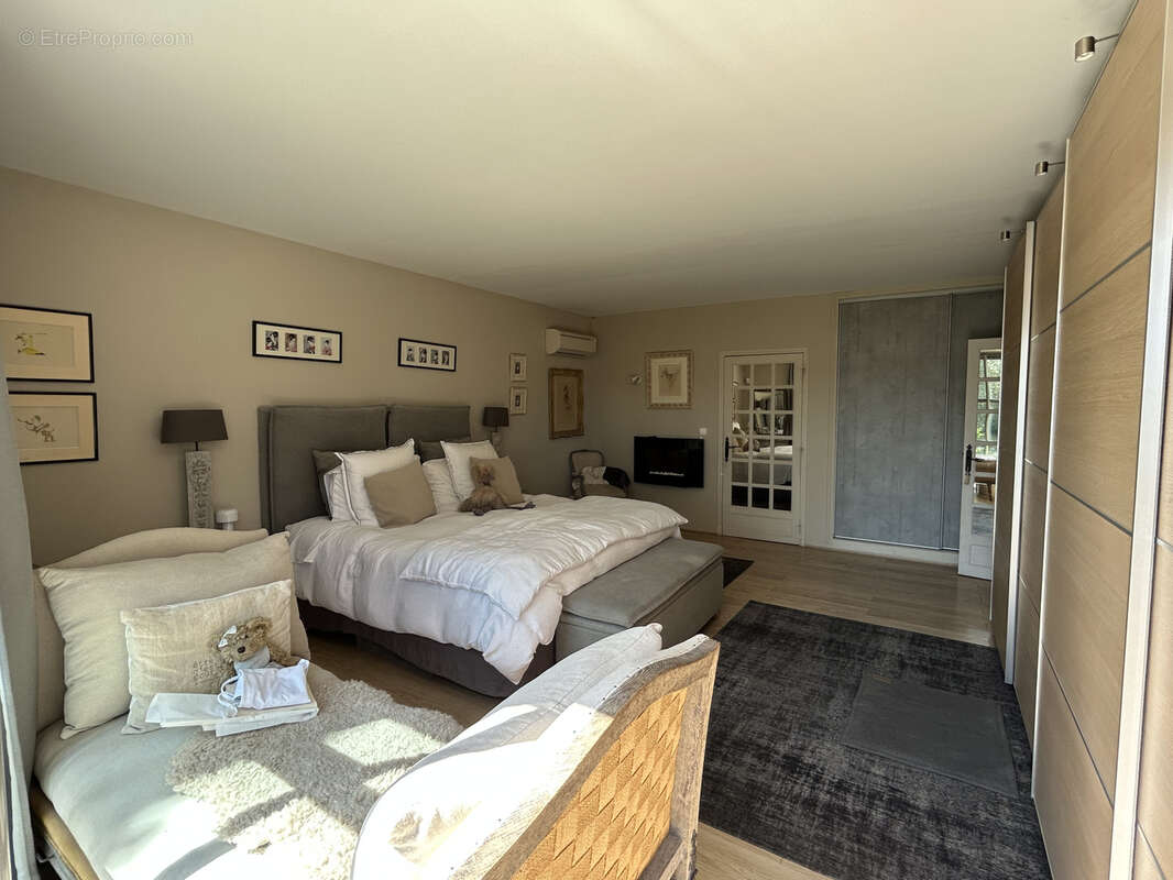 Maison à SAINT-QUENTIN-LA-POTERIE