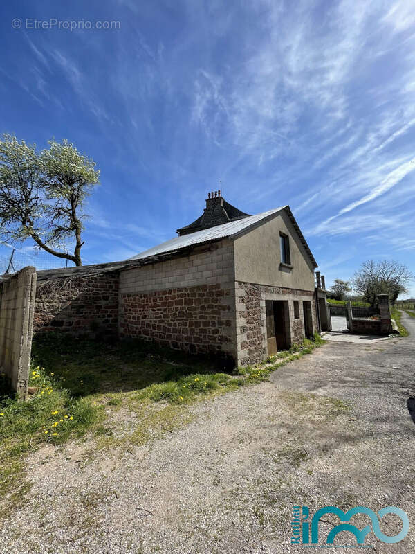 Maison à RODELLE