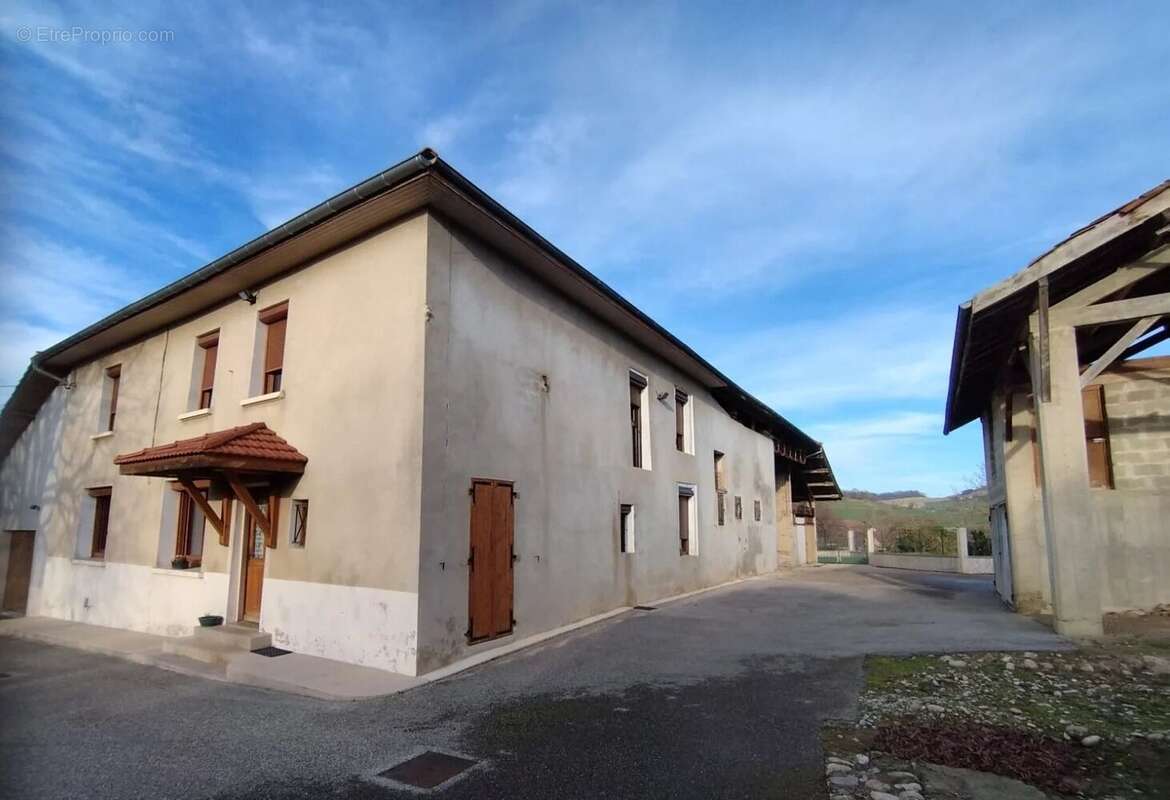 Maison à CHEVRIERES