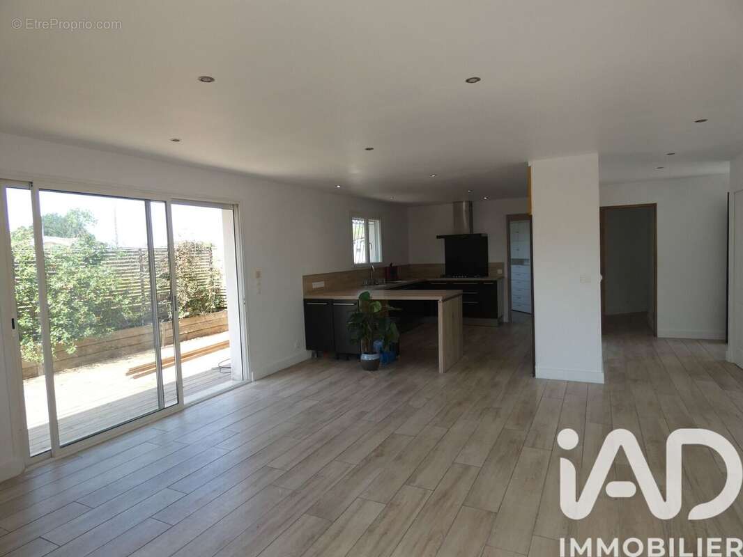 Maison 119 m² à Angoume  - photo 3