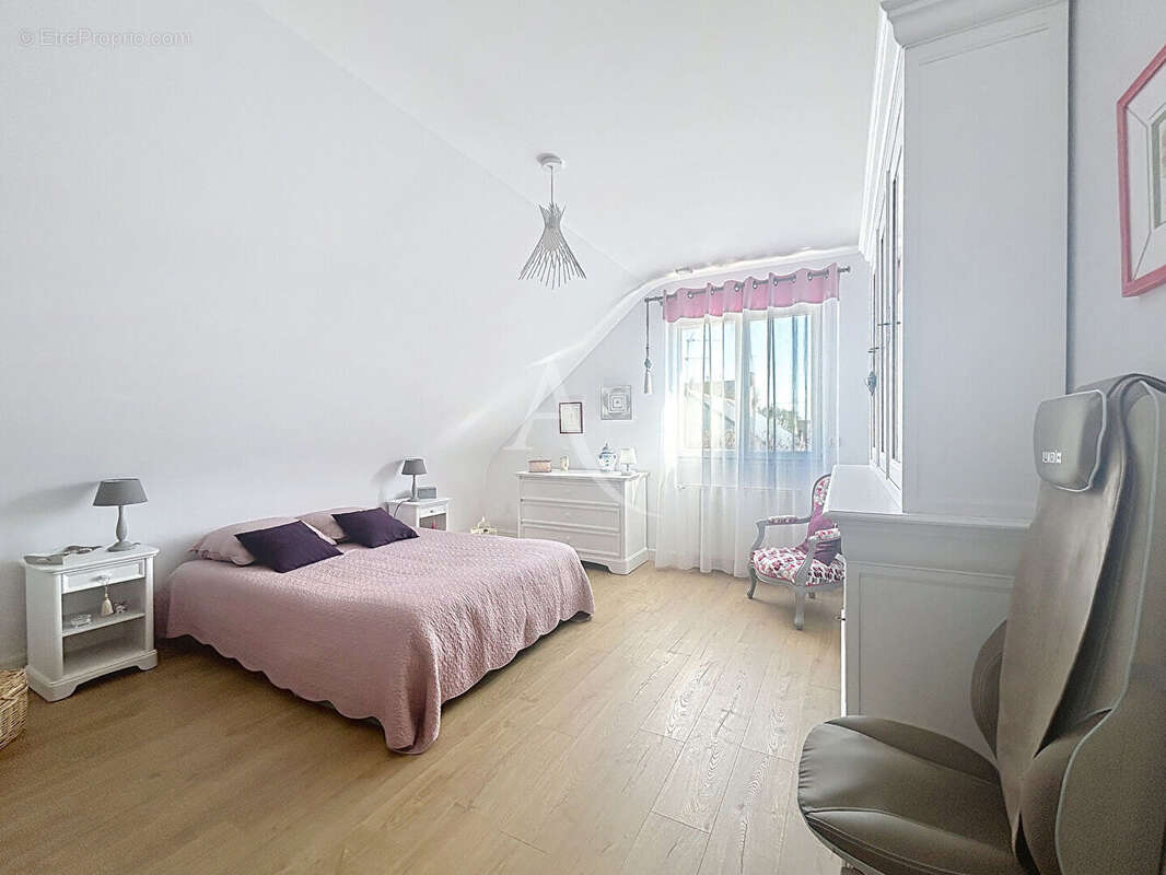 Maison à LES PONTS-DE-CE