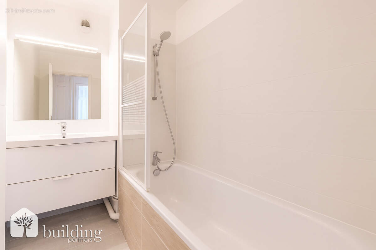 Appartement à COURBEVOIE