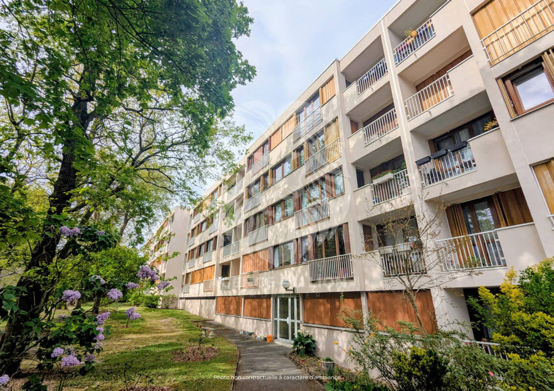 Appartement à BEAUCHAMP