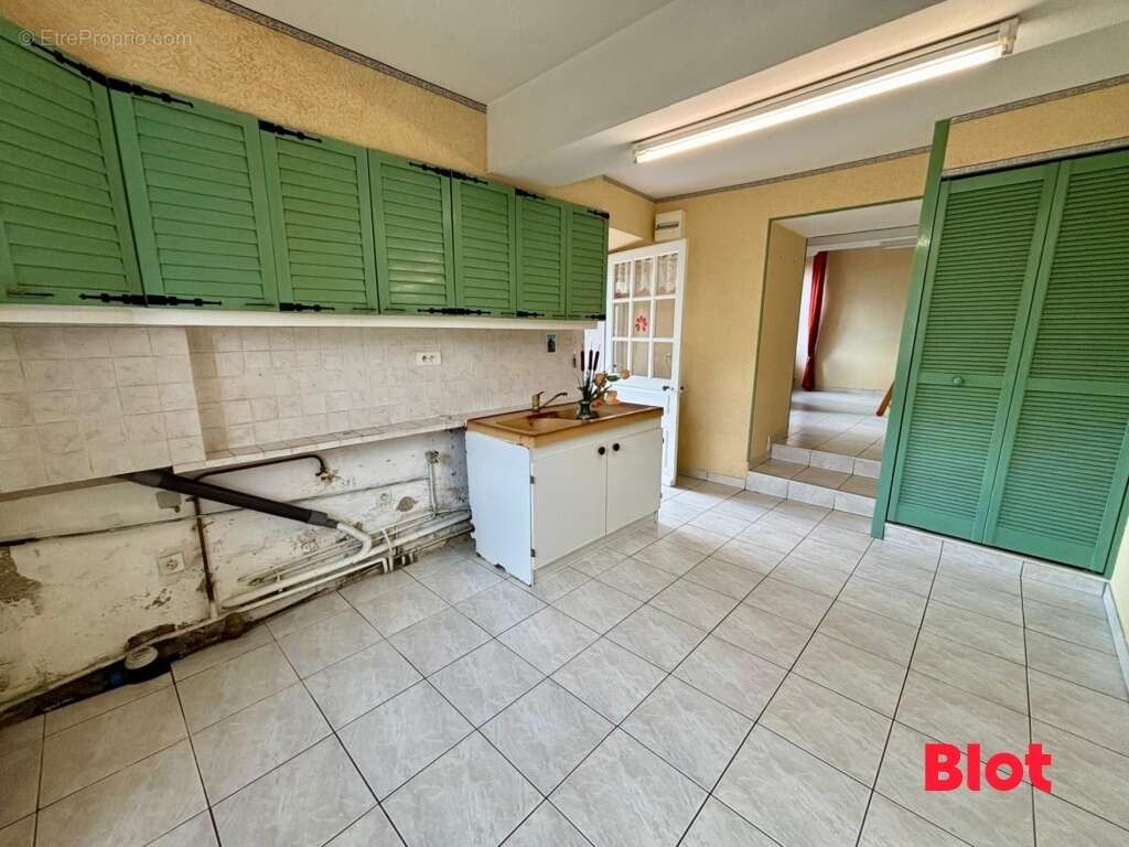 Maison à CHARTRES-DE-BRETAGNE