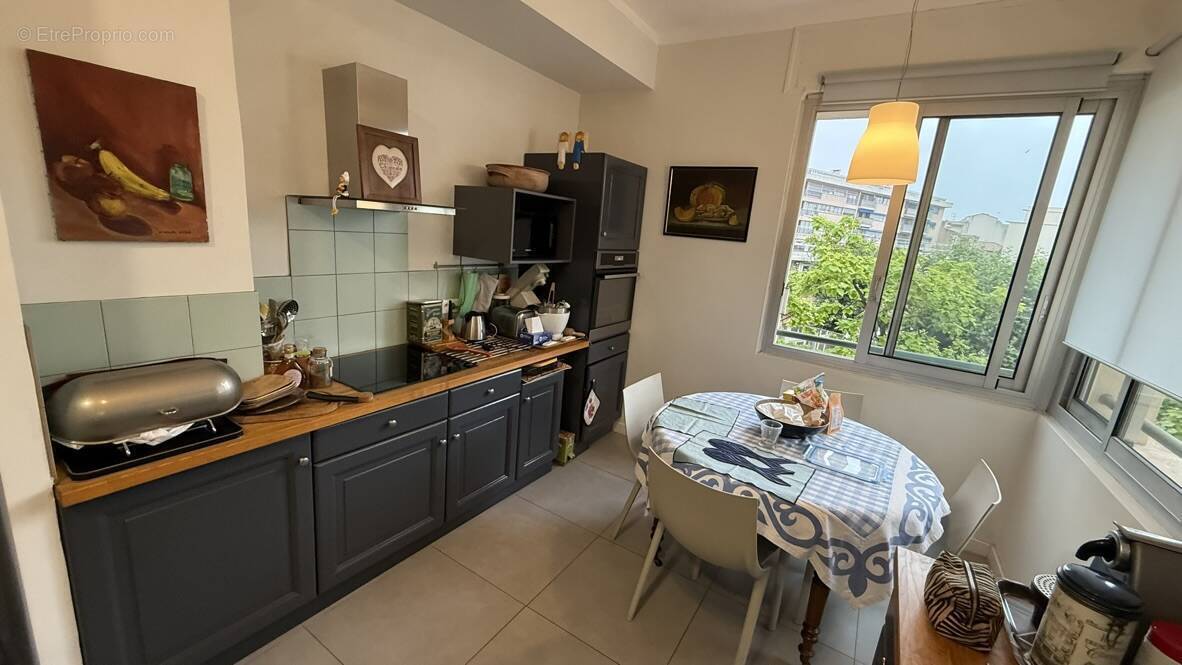 Appartement à MARSEILLE-8E