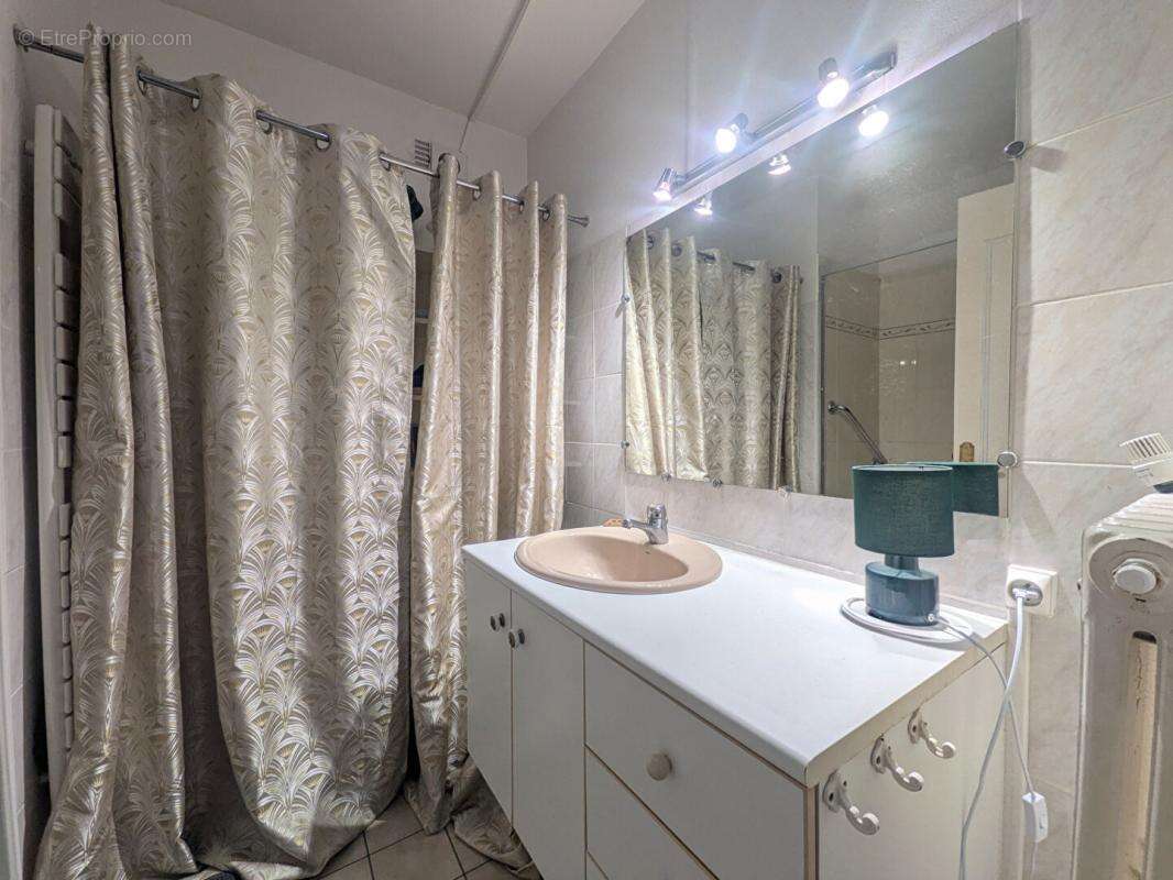 Appartement lumineux de 88 m² avec balcon, ascenseur et vue dégagée - photo 13
