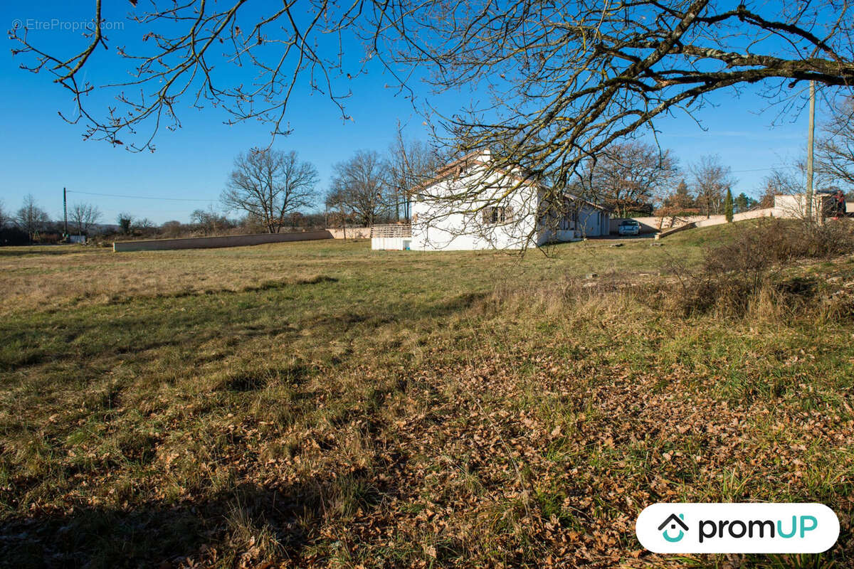 Terrain à VILLENEUVE