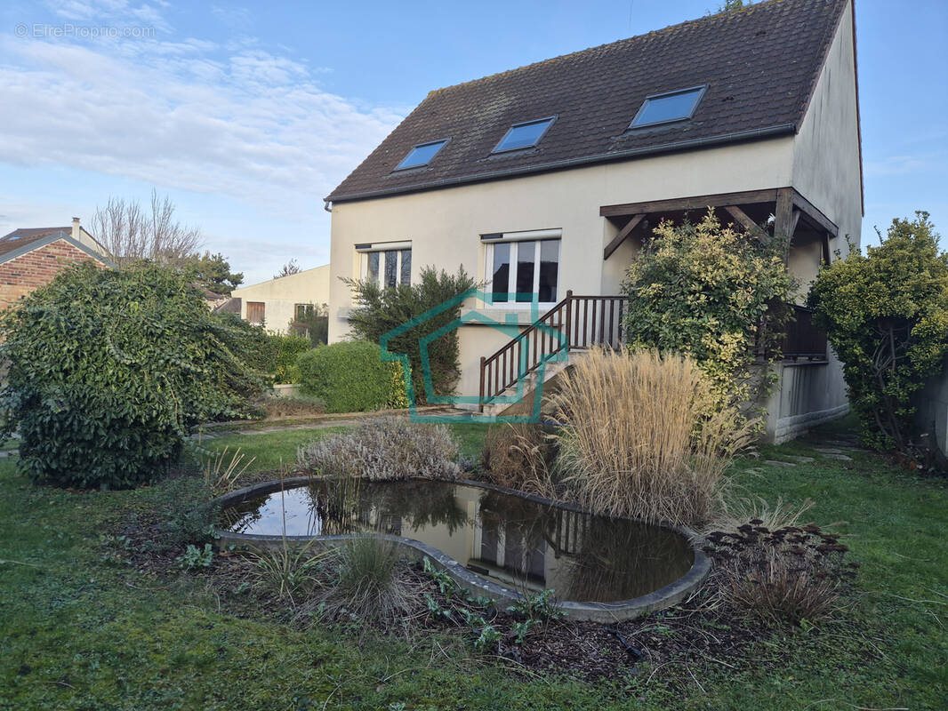 Maison à MAURECOURT