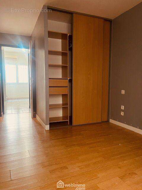 Maison à SAINT-LAURENT-DE-LA-SALANQUE