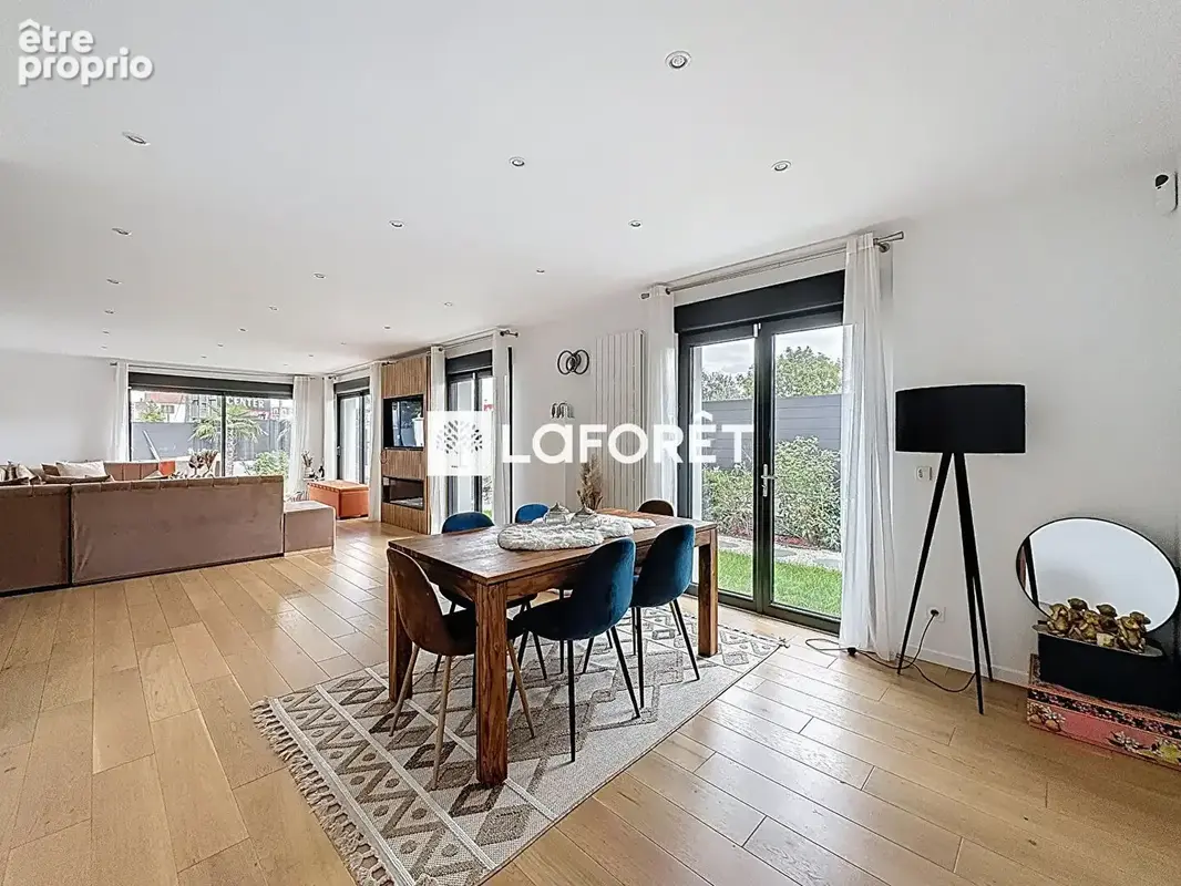 Superbe maison contemporaine de 250 m² située à Montesson, à seulement 15 minutes du RER de Sartrouville. - photo 6
