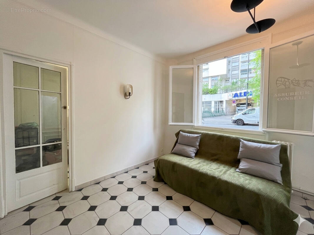 Appartement à PARIS-20E