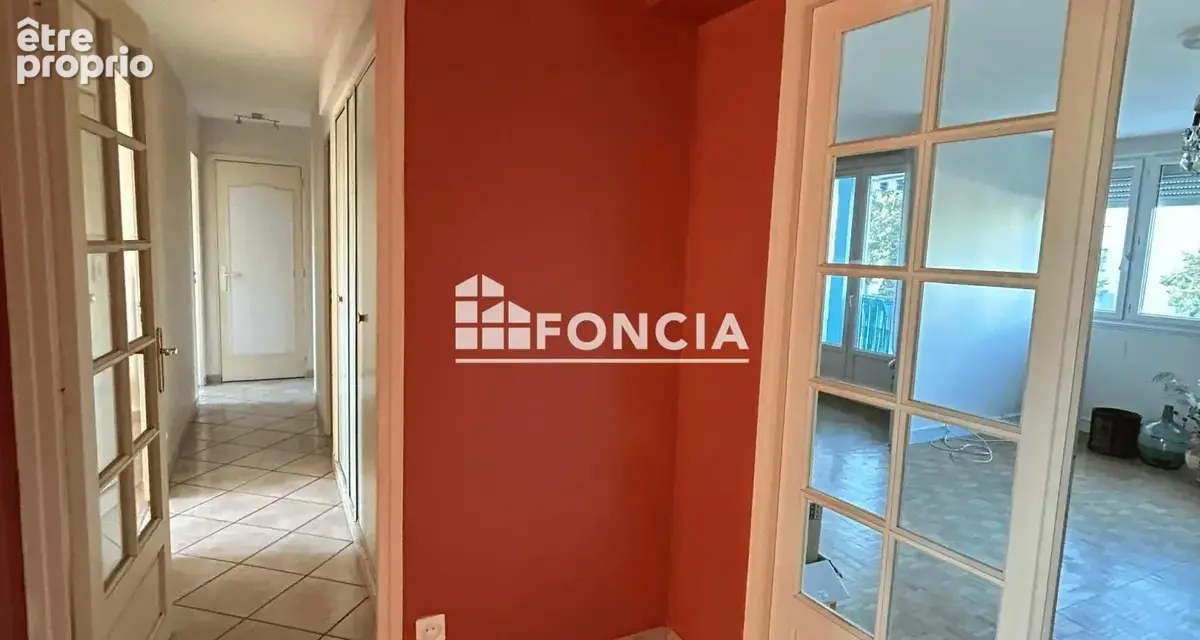 Appartement de Type 4-5 situé au 1er étage sans ascenseur avec balcon et cave en rez-de-chaussée - photo 3