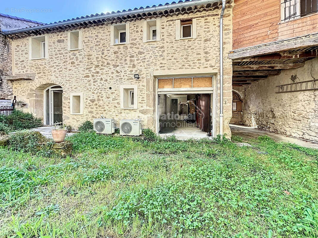Appartement à ROCHEGUDE