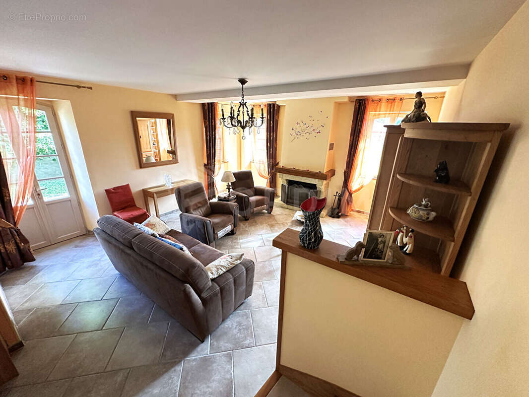 Maison à PRECY-SUR-VRIN