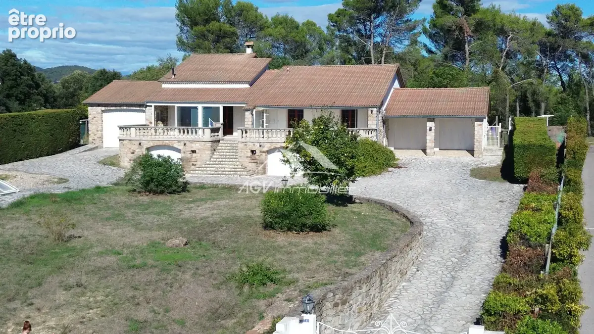 Rousson, propriété avec piscine, vue dégagée, vaste terrain clos de 4208 m², 150 m² habitable, 190 m² d'annexes - photo 3