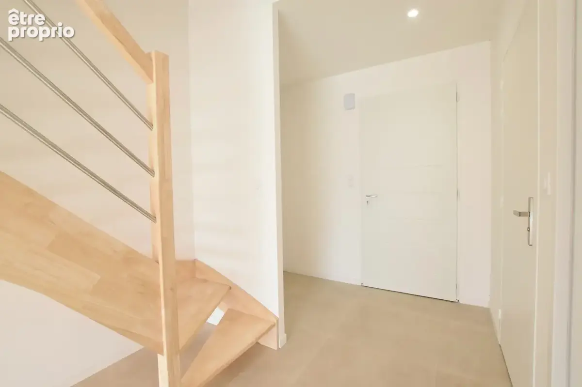 Maison neuve en frais d'acte réduit à 2,5%. Disponible de suite ! - photo 8