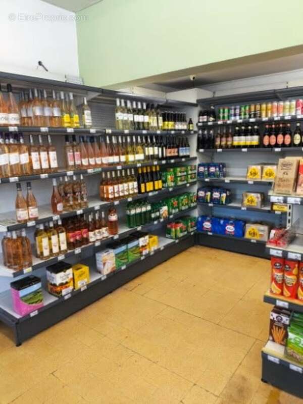 ALES (30) À vendre – Fonds de commerce Épicerie dans un local de 167m² - photo 2