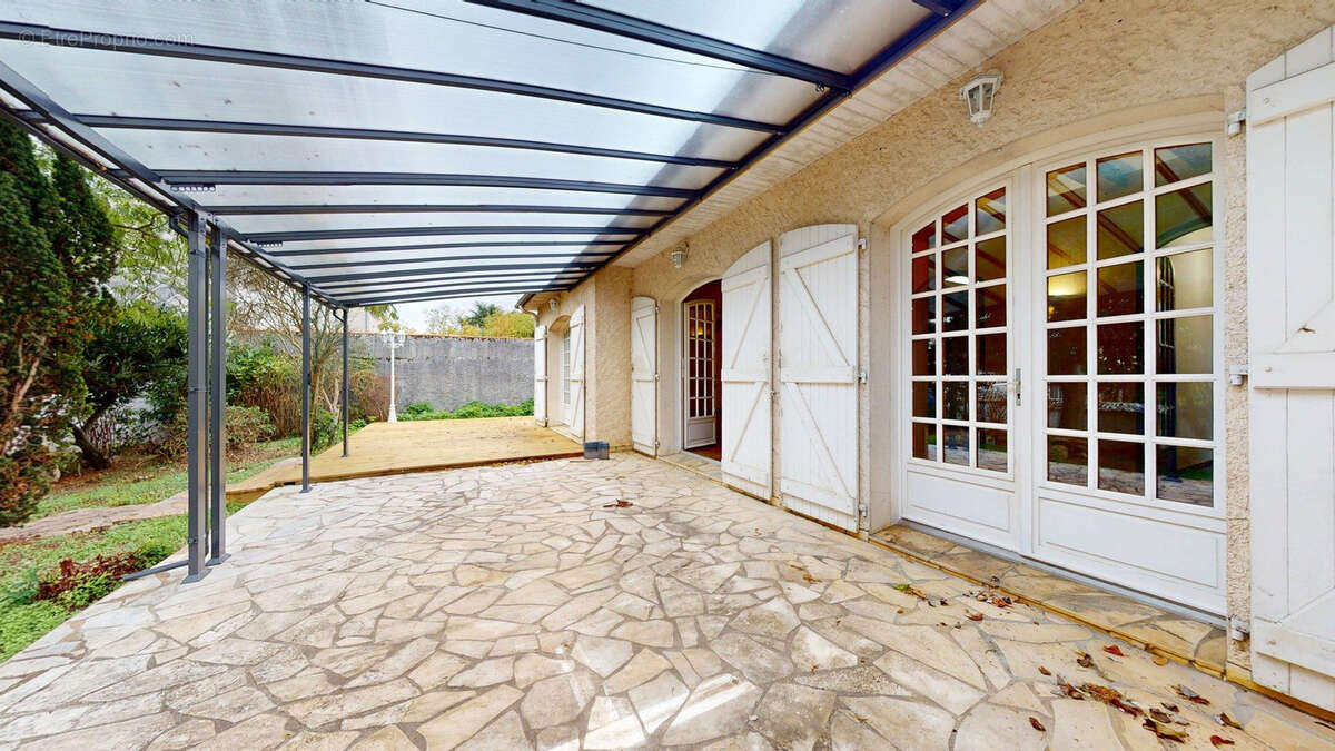 Maison à CERNUSSON