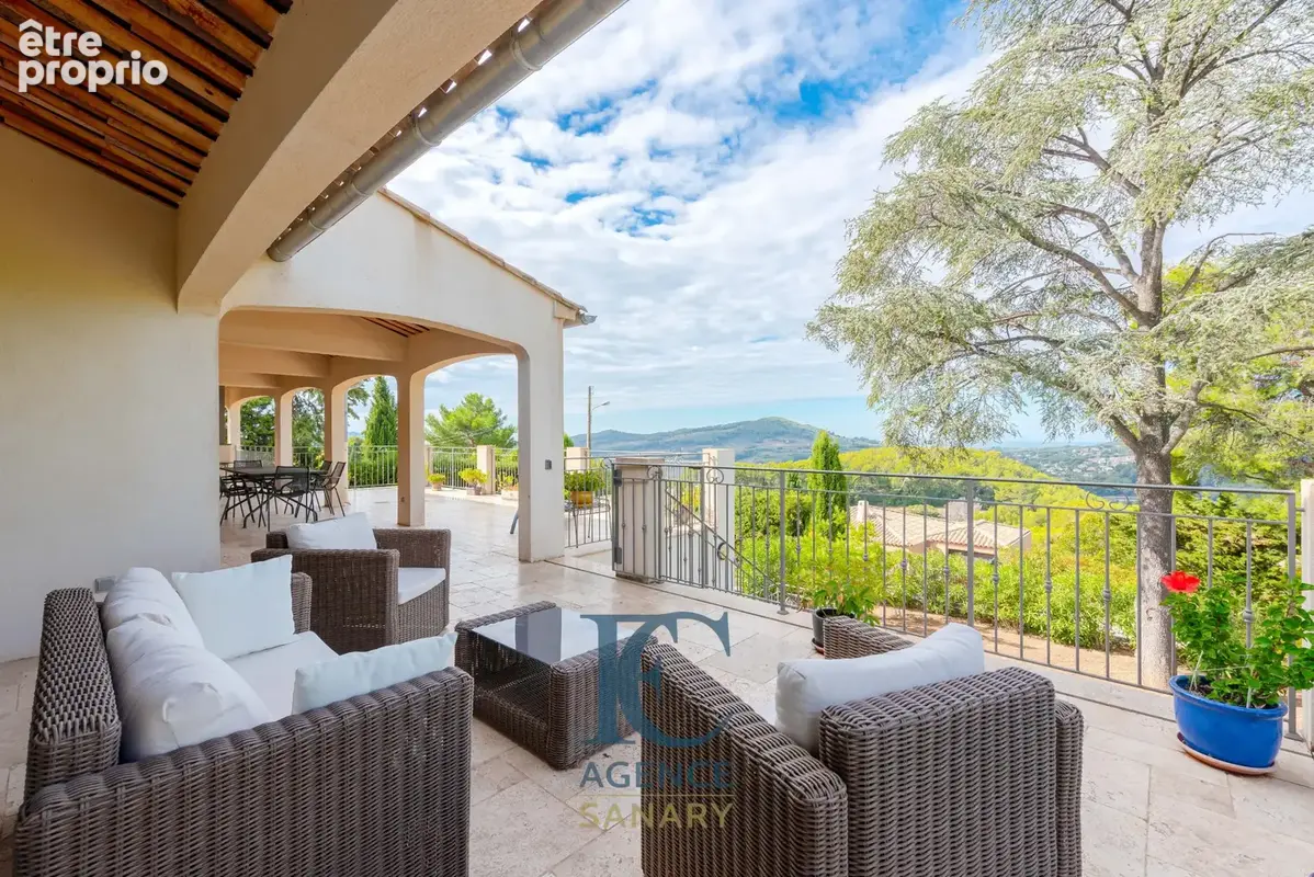 Maison d'exception de plus de 300 m2 vue mer avec grand garage - photo 3