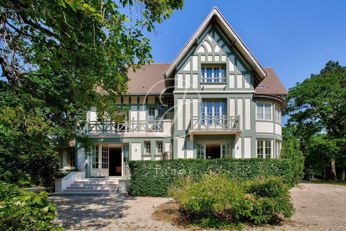 Maison à LE VESINET