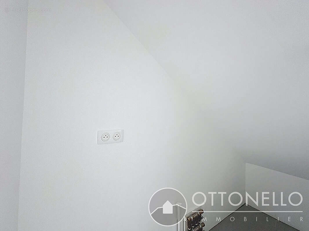 Maison à ROQUEBRUNE-SUR-ARGENS