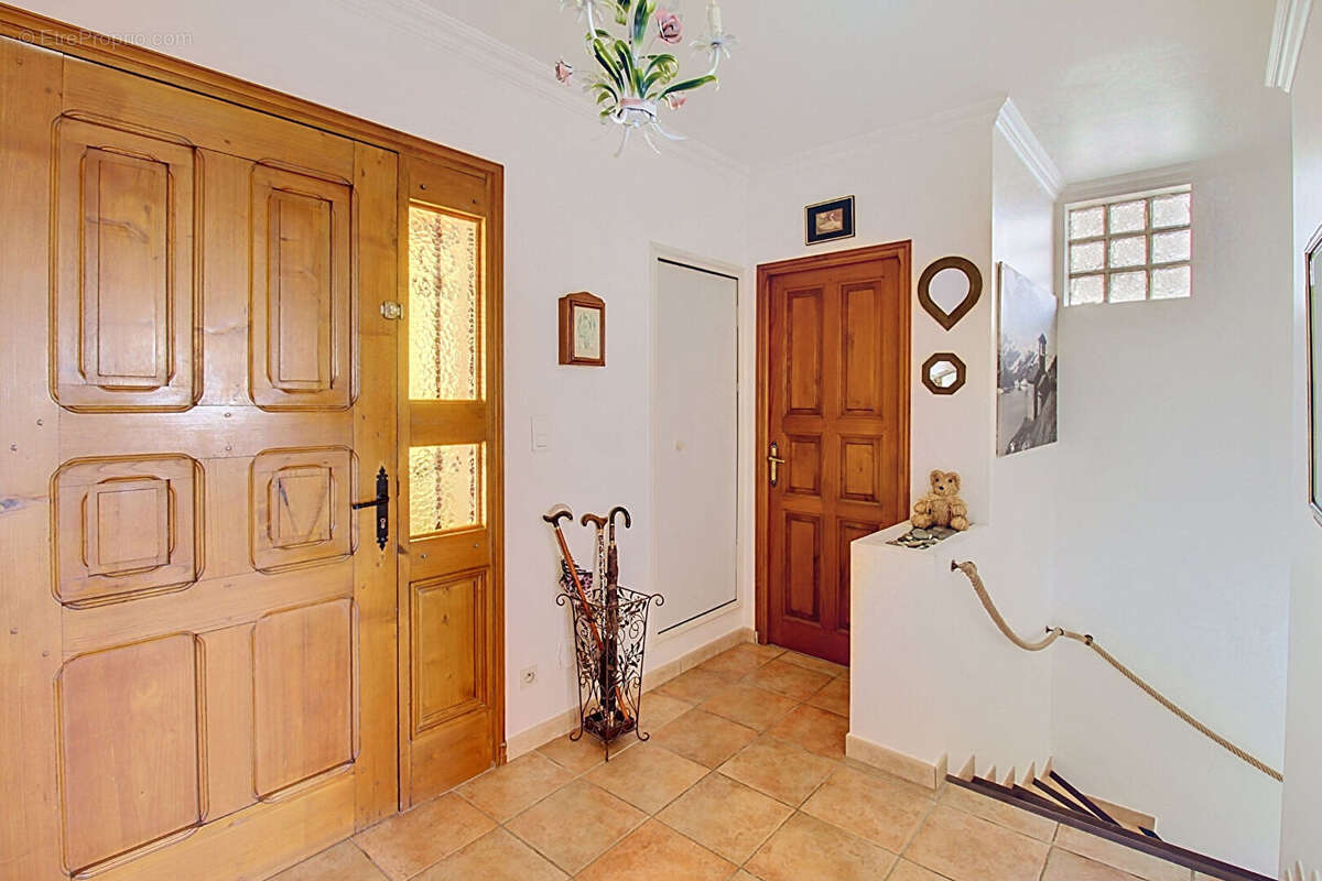 A VENDRE EN EXCLUSIVITE à Draguignan - Maison 4 pièces Lumineuse et calme avec belle vue - photo 8