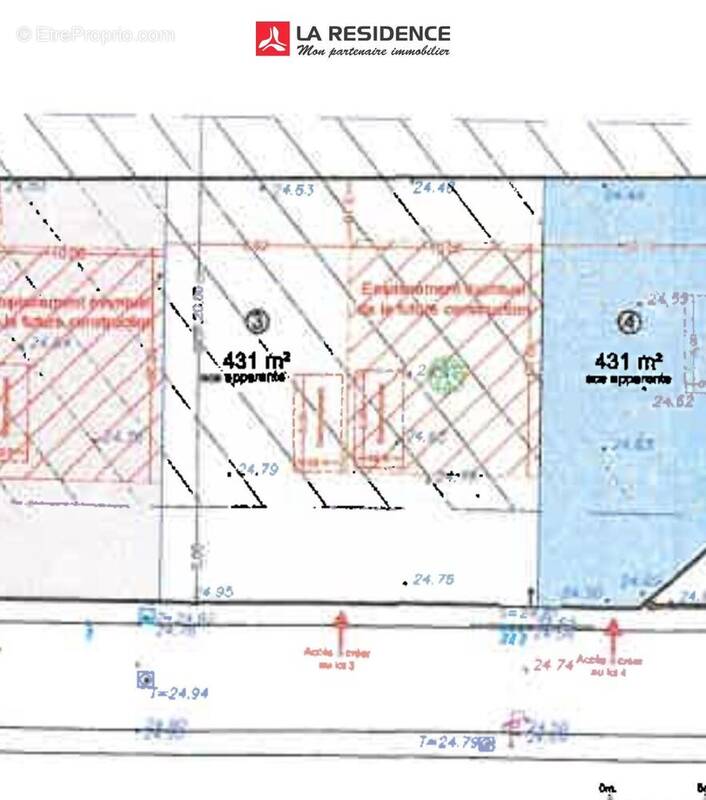 Terrain à LES MUREAUX