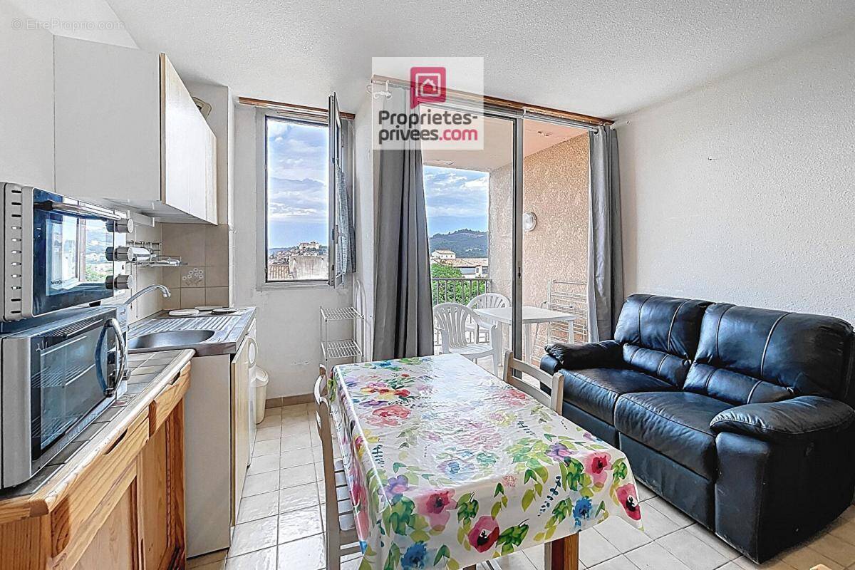 Appartement à GREOUX-LES-BAINS