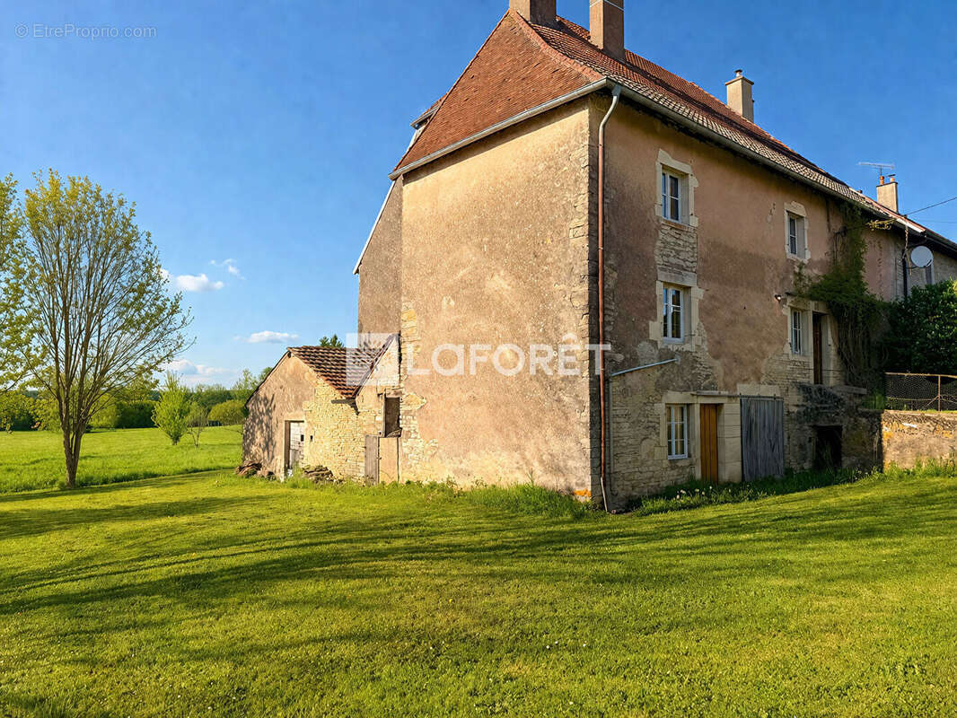 Maison à MARNAY