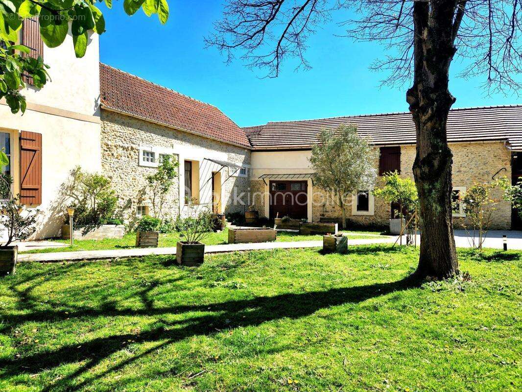 Maison à ABLIS