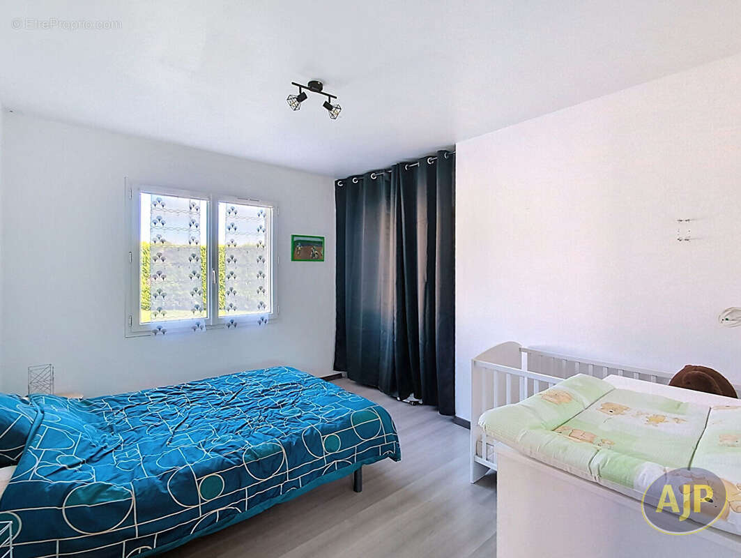 Maison à VIEILLEVIGNE