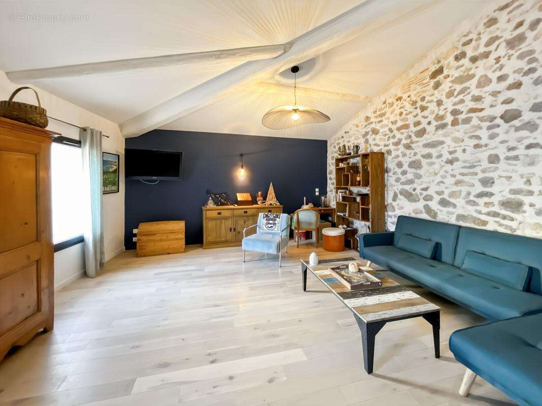 Vente belle maison de ville à Marseillan avec chambres suites et terrasse tropézienne - photo 4