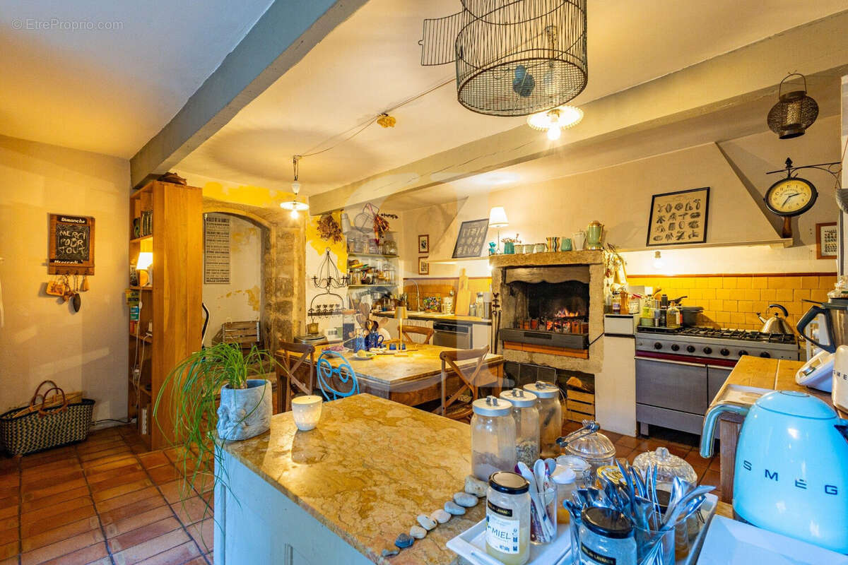 Maison à SUZE-LA-ROUSSE