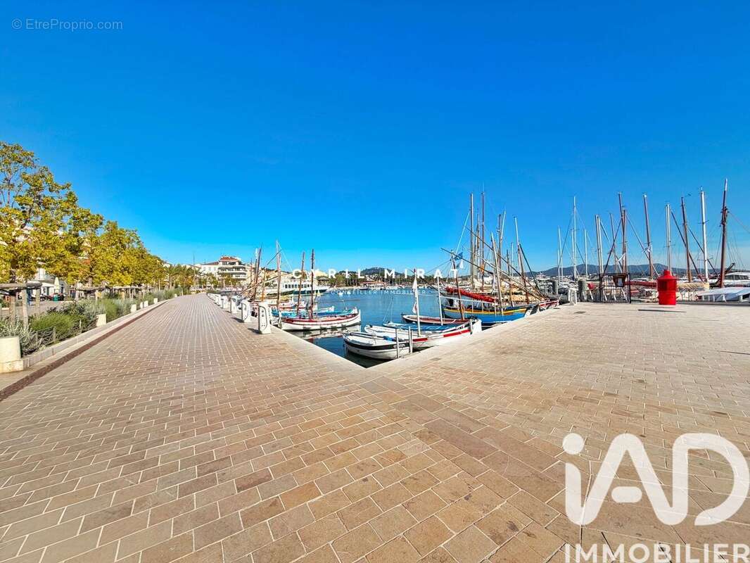 Photo 3 - Commerce à SANARY-SUR-MER