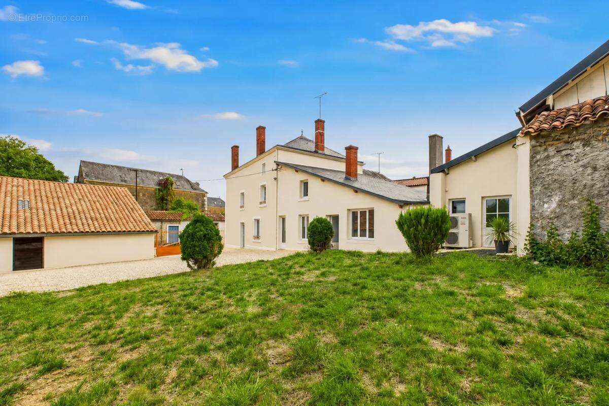 Maison à L'HERMENAULT