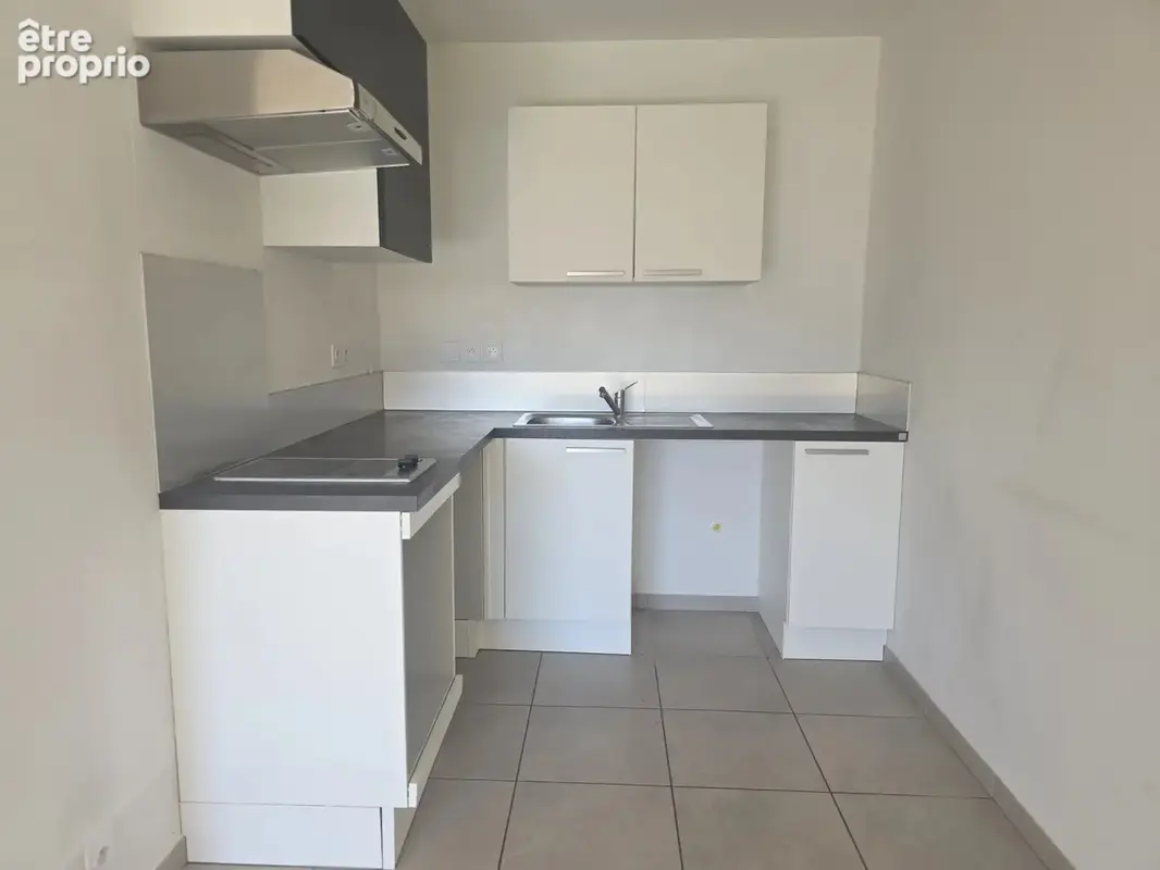 Appartement 2 pièces -  45 m²  - Terrasse  - parking sécurisé - photo 4