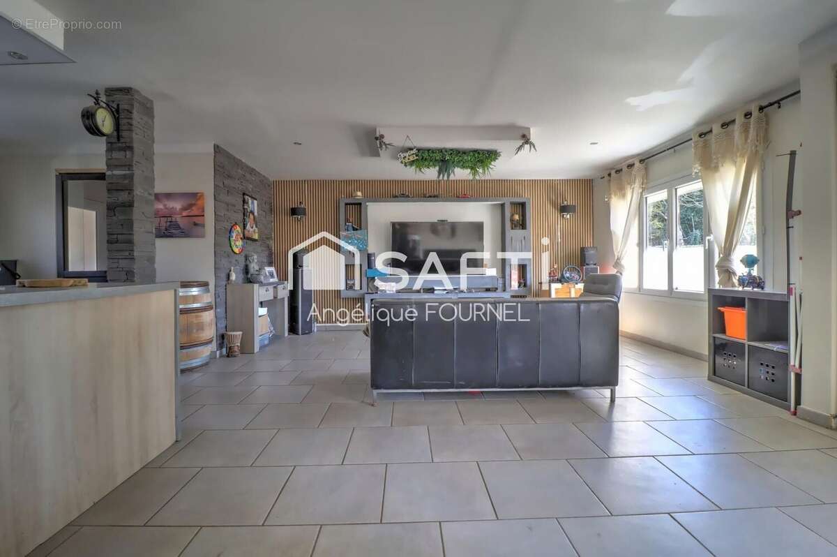 Photo 9 - Maison à SIMANDRES