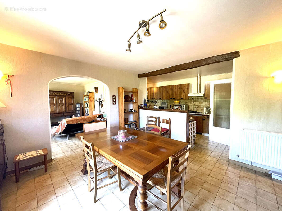 Maison à LAMOTHE-MONTRAVEL