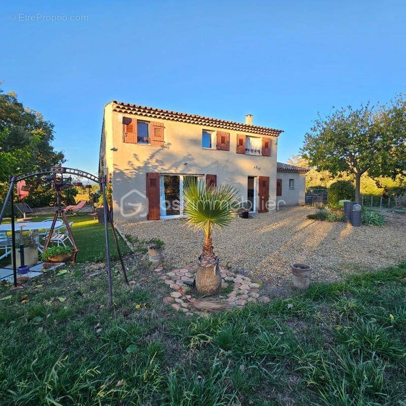 Maison à LA GARDE-FREINET