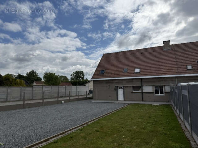 Maison à GREGES