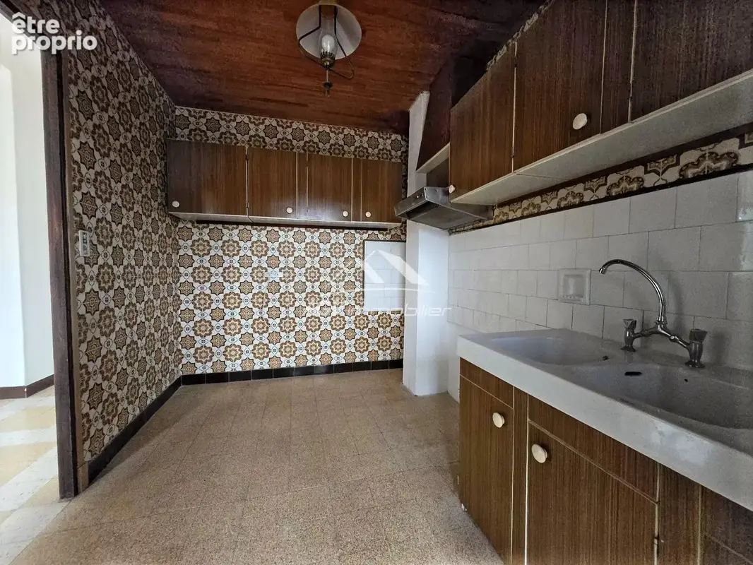 Maison avec deux logements et terrain constructible - photo 2