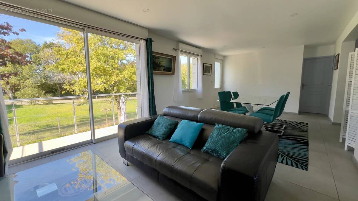 Maison à SAINT-ARMEL