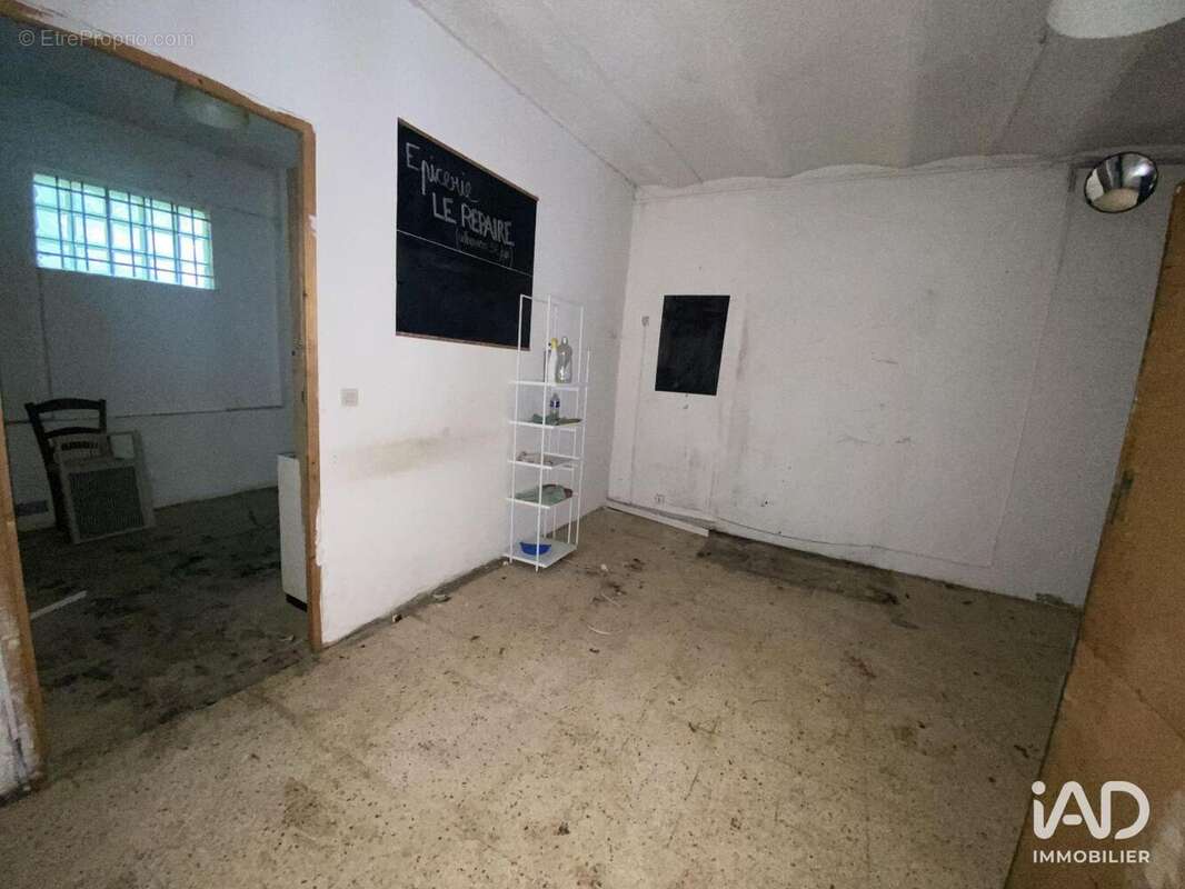 Commerce 63 m² à Aveze  - photo 8