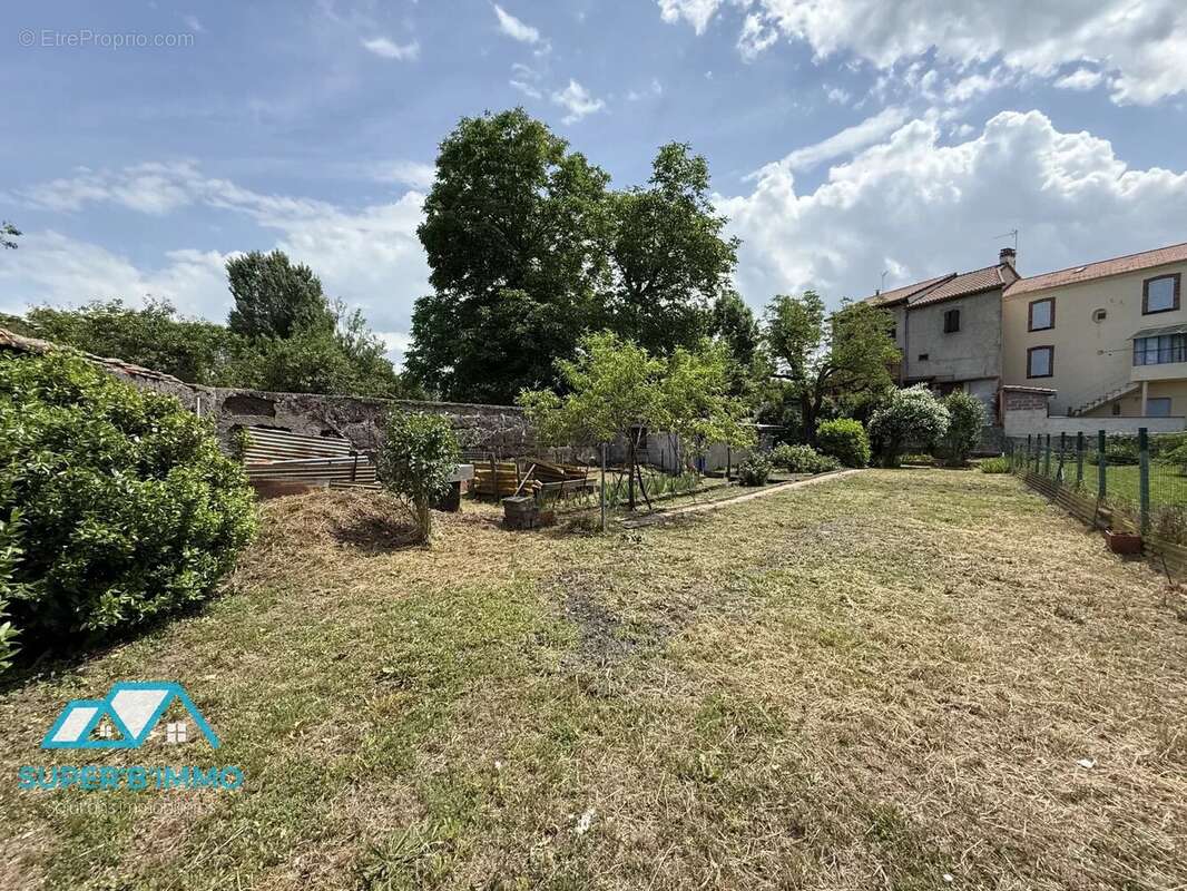 Maison à BOURNONCLE-SAINT-PIERRE