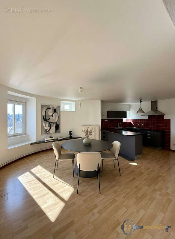 Home staging virtuel IA - Appartement à SARREGUEMINES