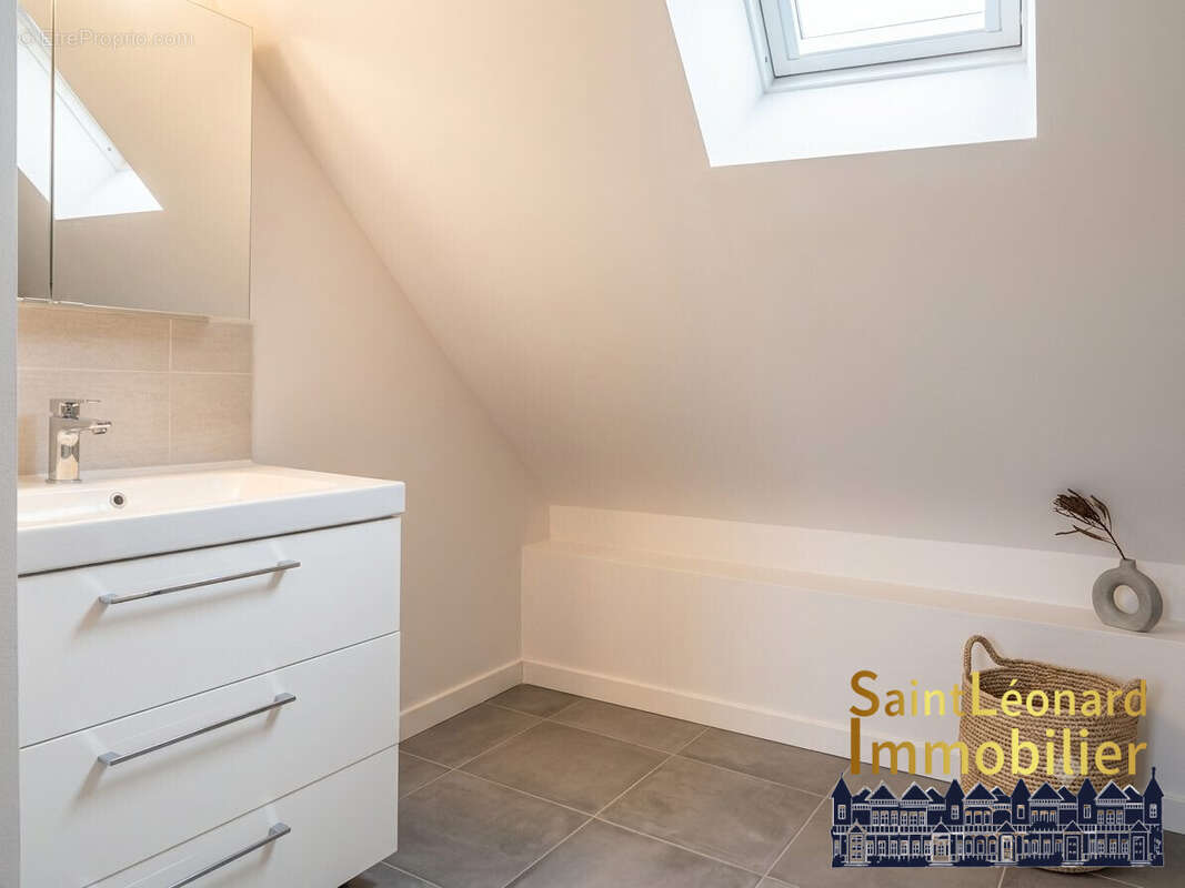Appartement à FOUGERES