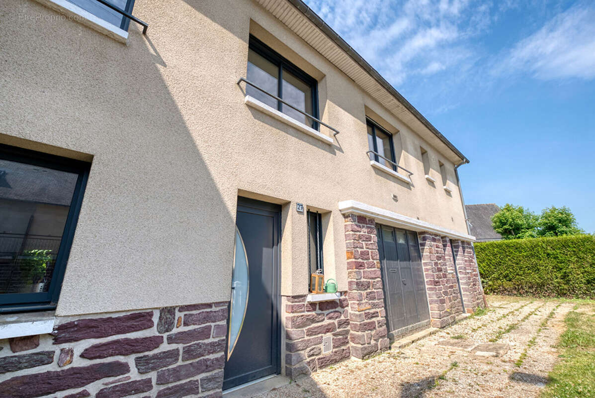 Maison à LE RHEU